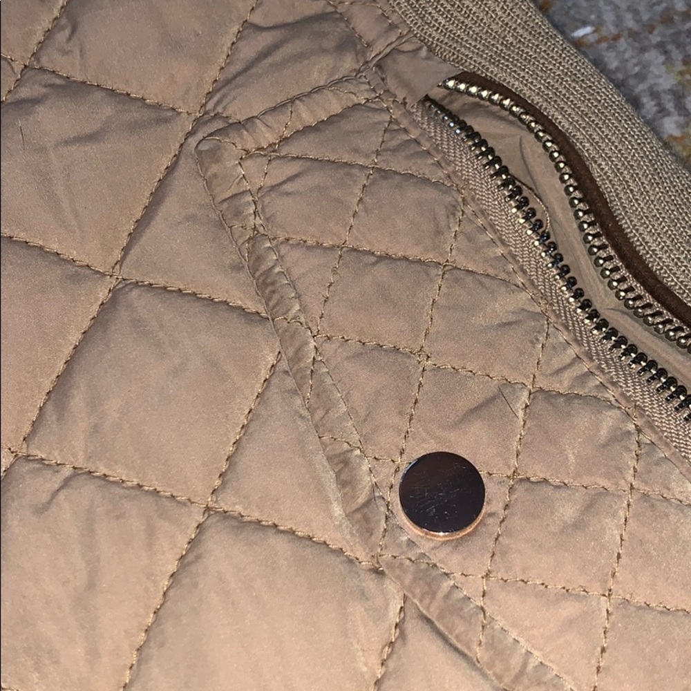 Zara Vest - Picture 5 of 6